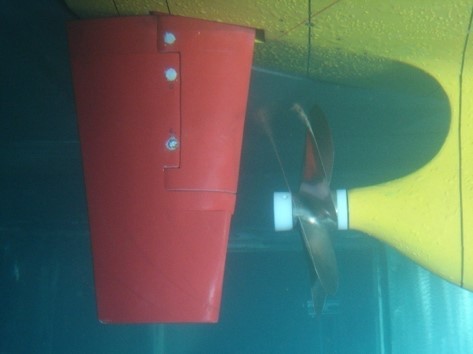 2009_1700TEU船模不同螺槳進行實驗
